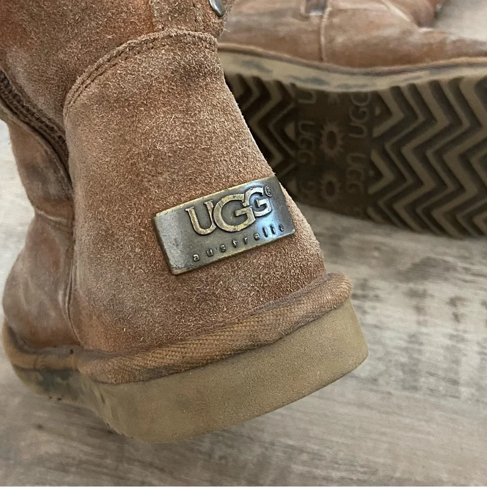 3/$25 Studded‎ Girl Ugg Boots size 1